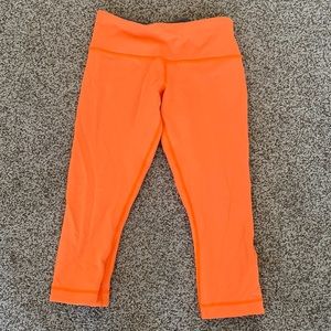 Lululemon 6 reversible orange and grey Capri wunder under leggings